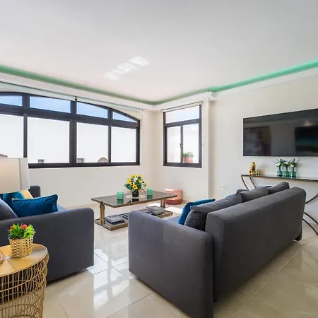 - Beachfront Luxury Apartment, 5br Playas Del Duque 公寓 *