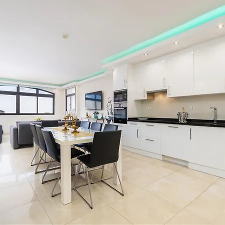 - Beachfront Luxury Apartment, 5br Playas Del Duque 公寓 *