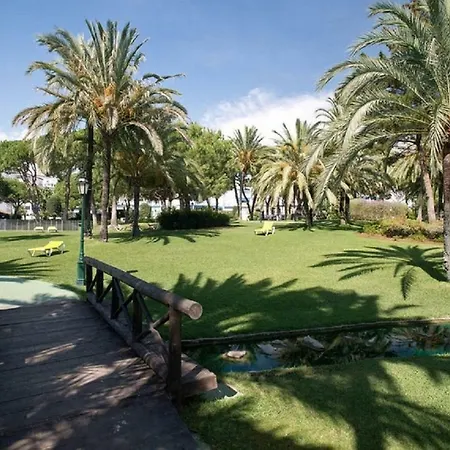 Beachfront Luxury Residence, Playas Del Duque, Puerto Banus, Appartement Marbella