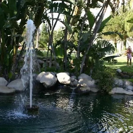 Beachfront Luxury Residence, Playas Del Duque, Puerto Banus, Appartement
